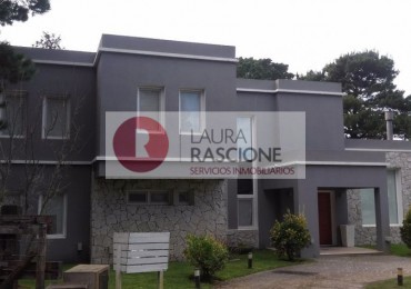 CASA PINAMAR NORTE PISCINA CLIMATIZADA